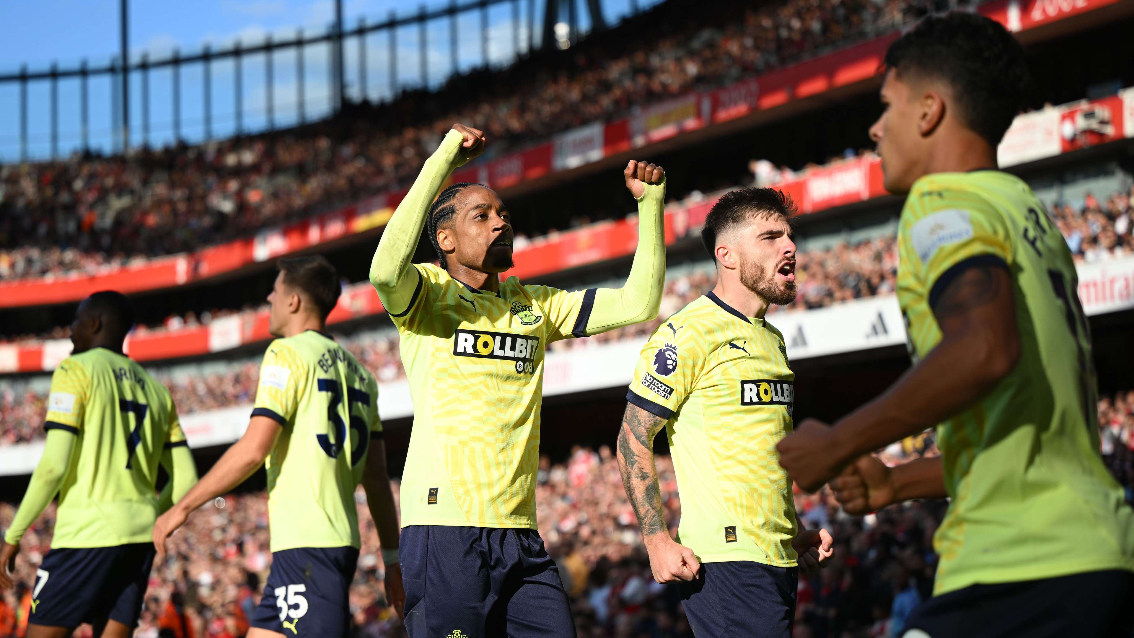 中展现出强 中展现出强