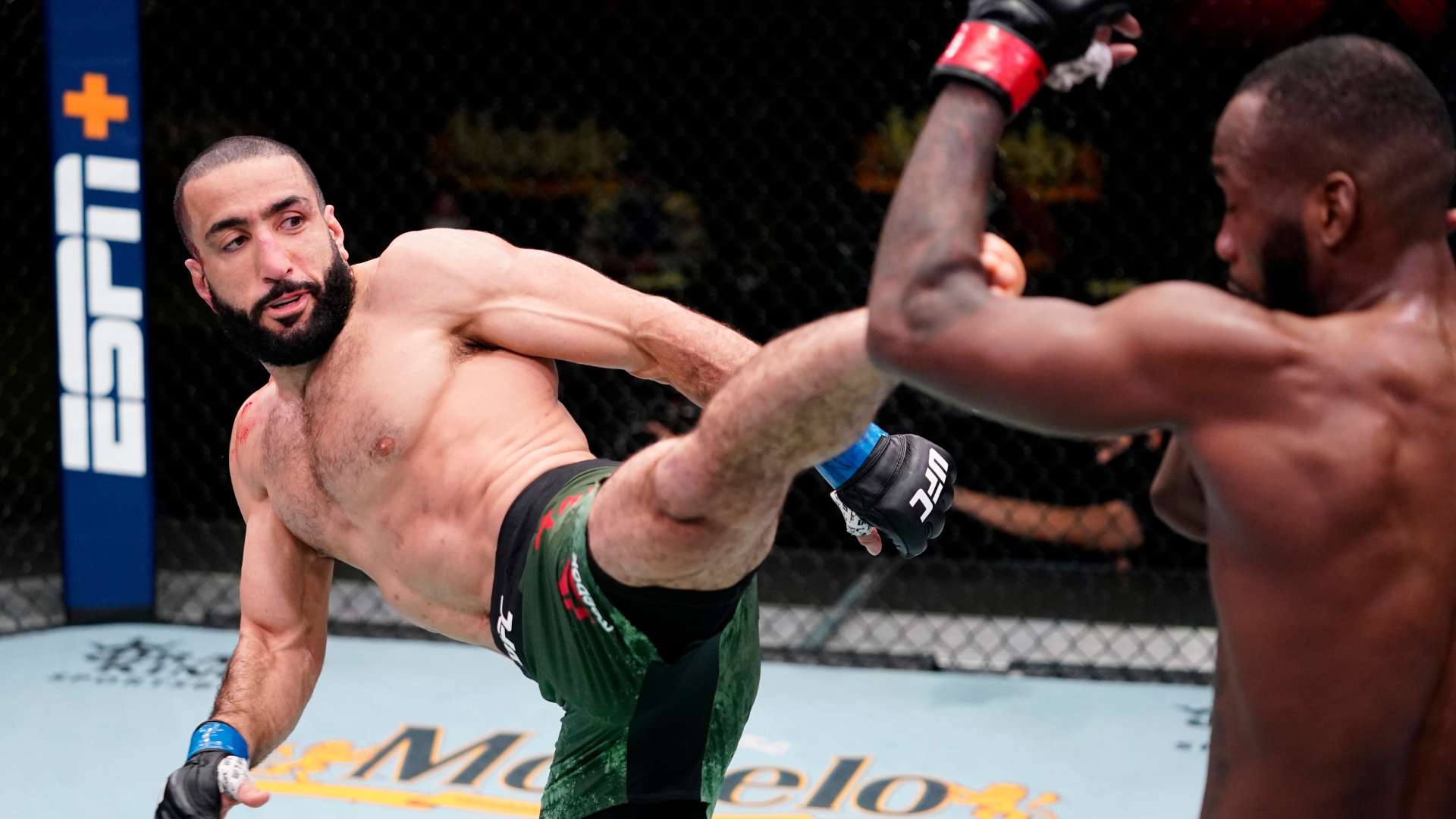 更显示了他 更显示了他