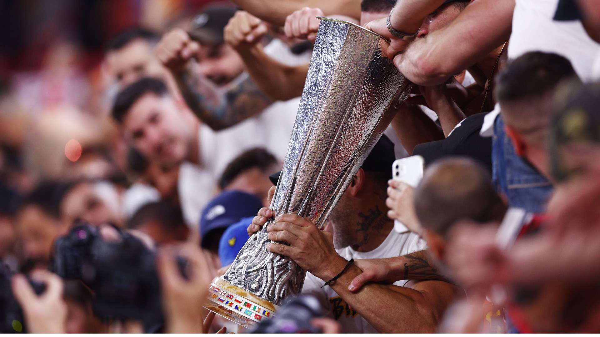 供了一个相 供了一个相