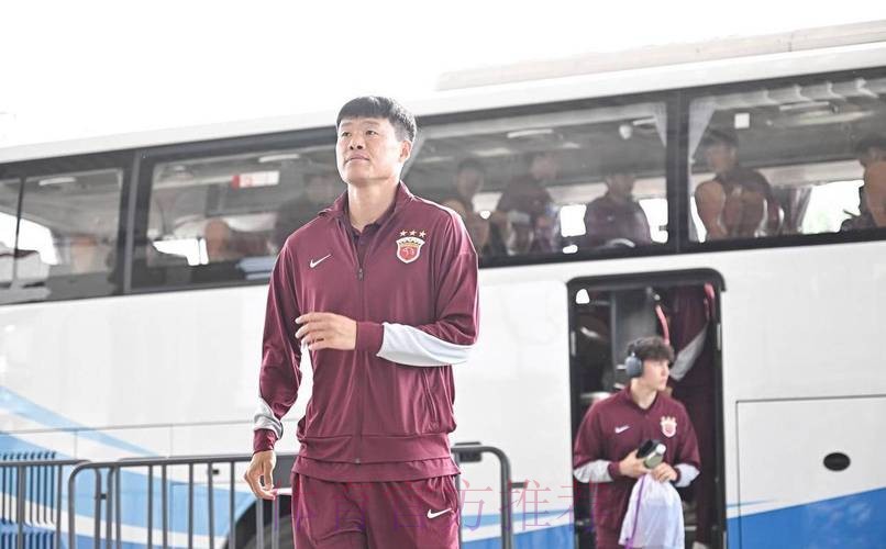 大连英博官方:李昂正式加盟球队,新赛季身披17号球衣 大连英博官方:李昂正式加盟球队,新赛季身披17号球衣